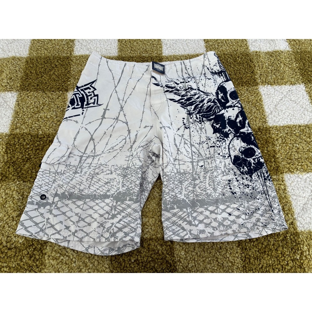 MMA Elite Mens Board Shorts White Skull Barbed Wire Graphic Cargo Size Medium